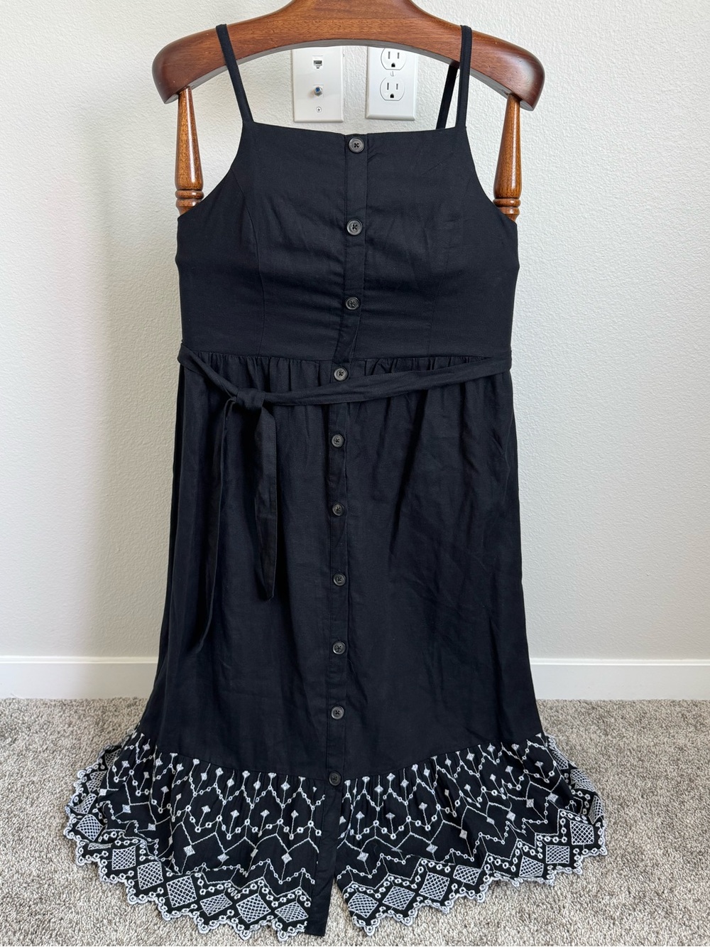 Old Navy Black Sundress Embroidered Eyelet Hem Linen Blend Cottagecore Size L